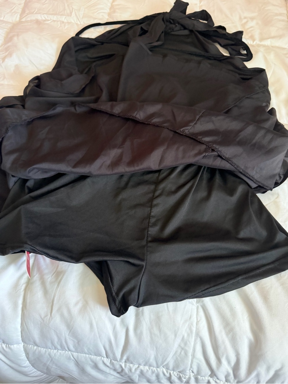 Verdusa Black Halter Romper with Blouson Bodice - Picture 9 of 10
